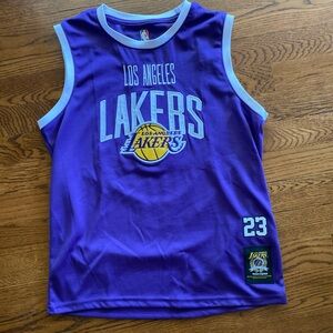 NWOT Las Angeles Lakers LeBron Size 12-14 Youth Embroidered Jersey